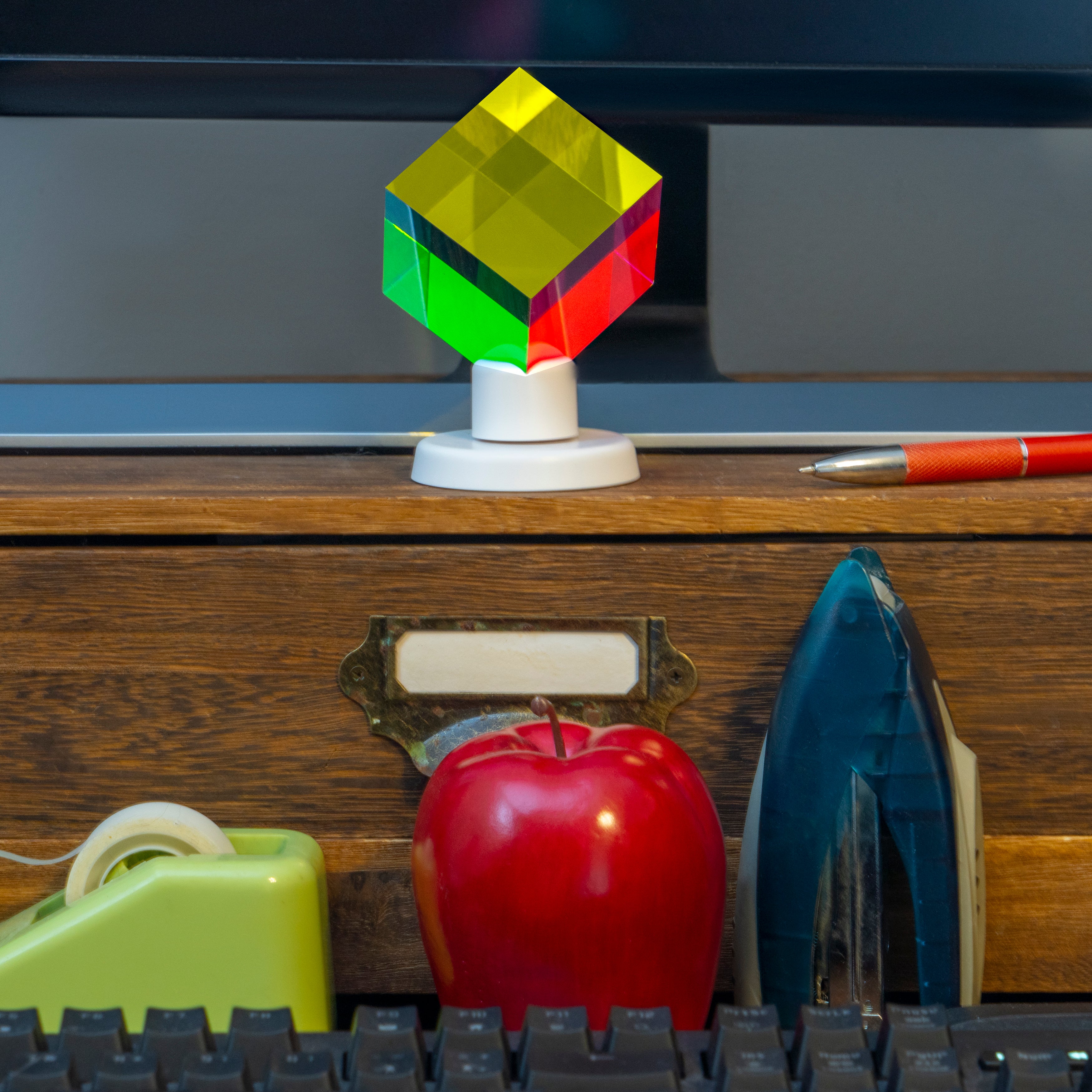 Color Mixing Cube with Display Stand – 2 Inch (50mm) Cyan, Yellow, & Magenta Acrylic Prism Optical Physics Desk Decor – Satisfying Silent Fidget Toy